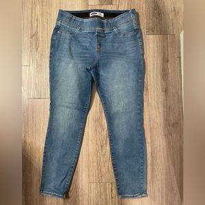 Old Navy Rockstar Jeggings Built-In-Sculpt Pull-On Elastic Waist Jeans